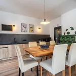 דירה Living Eden By We Rent, Summercard Included *