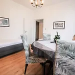 Living Eden By We Rent, Summercard Included דירה צל-אם-זי