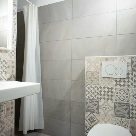 Living Eden By We Rent, Summercard Included Apartment